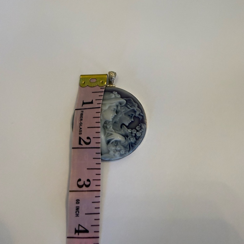 925 Purple and White Cameo Pendant Necklace - Picture 6 of 7
